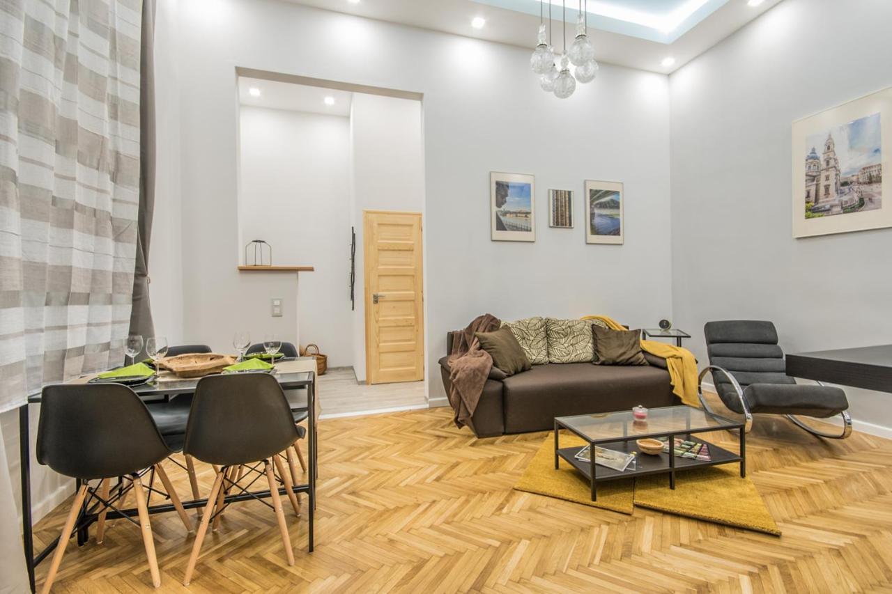 Apartament Semmihome Semmelweis Street *