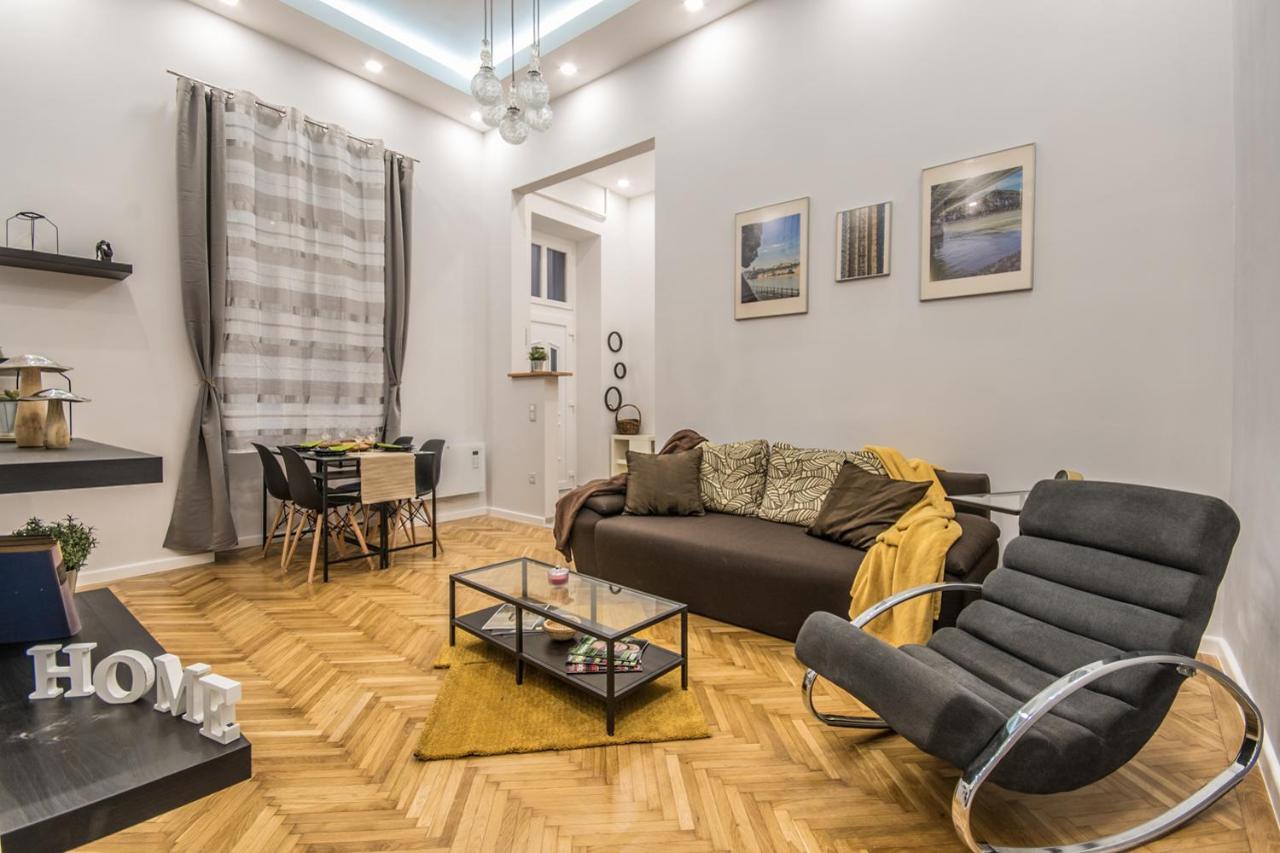 Semmihome Semmelweis Street Budapesta