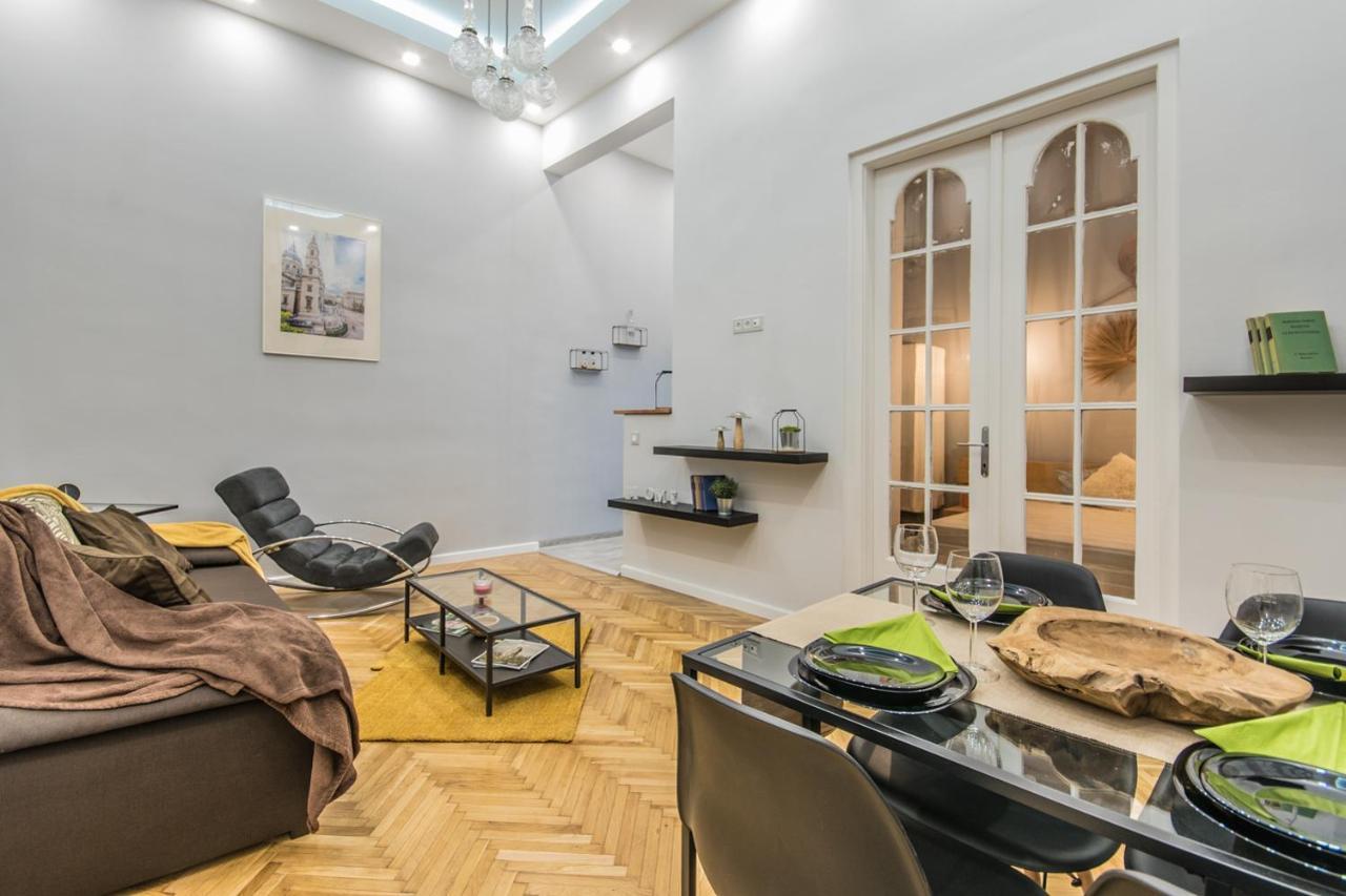 דירה Semmihome Semmelweis Street *